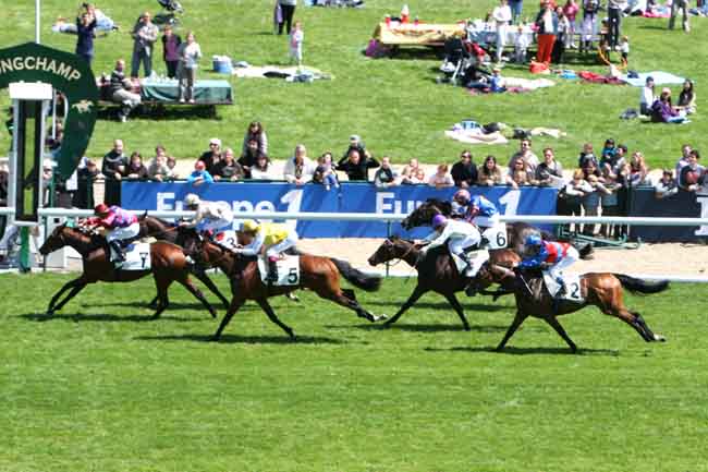 O grande dia de hoje em Longchamp começou com vitória de Top Trip no Prix Hocquart (G2)