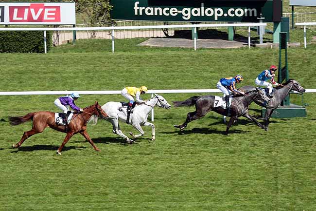 Prix Pénélope (G3), para potrancas de três anos, foi vencido ontem por Goldy Espony