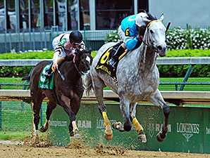 Na primeira prova de G1 de hoje em Churchill Downs, vitória de On Fire Baby