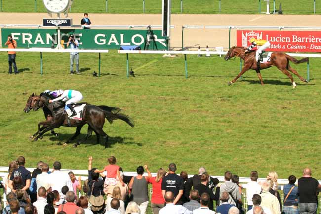 Cocktail Queen foi a rainha do Grand Prix de Deauville (G2). O nosso Going Somewhere foi terceiro.