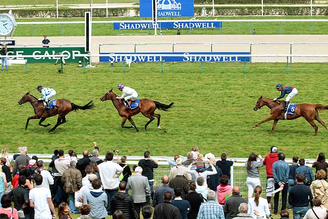 Avenir Certain mantém a sua invencibilidade ao vencer o Prix de la Nonette (G2), em Deauville