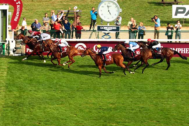 Charm Spirit vence sensacional Moulin. Going Somewhere correu pouco no Gladiateur