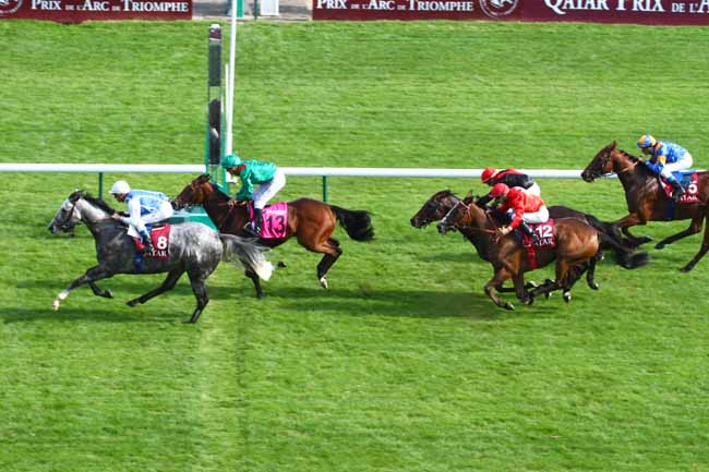 E  a festa em Longchamp começou. O Prix Daniel Wildenstein (G2) foi de Solow.