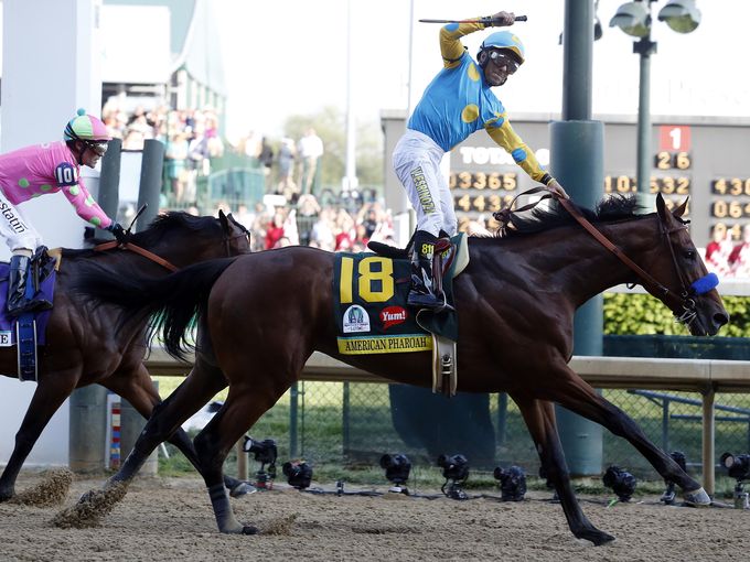 Diante de 170 mil pessoas, American Pharoah, o favorito, é o campeão do Kentucky Derby (G1) 2015