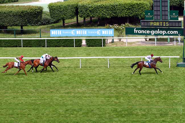 Trêve volta em grande estilo no Prix Corrida (G2): um galope imperial