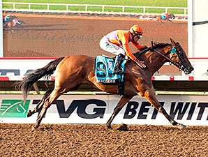 No Pacific Classic Stakes (G1), show de Beholder. Catch a Flight chegou em segundo.