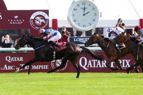 Domingo, em Longchamp, começa com triunfo de Ballydoyle no Prix Marcel Boussac (G1)